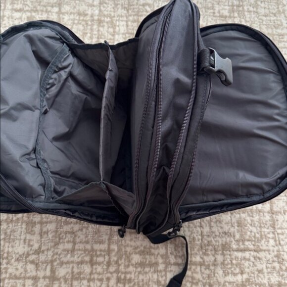 Eddie Bauer Multi-compartment Backpack - Picture 4 of 4